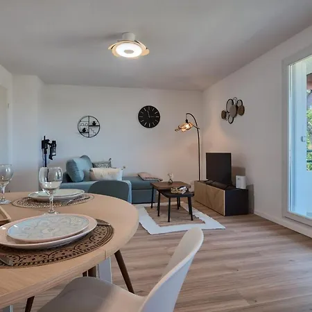 Apartment Appartement, Terrasse, Piscine, Netflix Et Wi-fi *